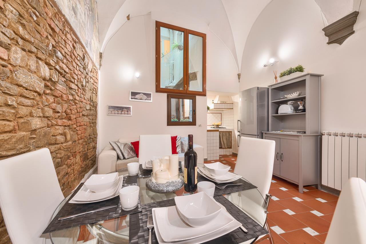 Santo Spirito Frescos By Mmega Apartment ฟลอเรนซ์ ภายนอก รูปภาพ
